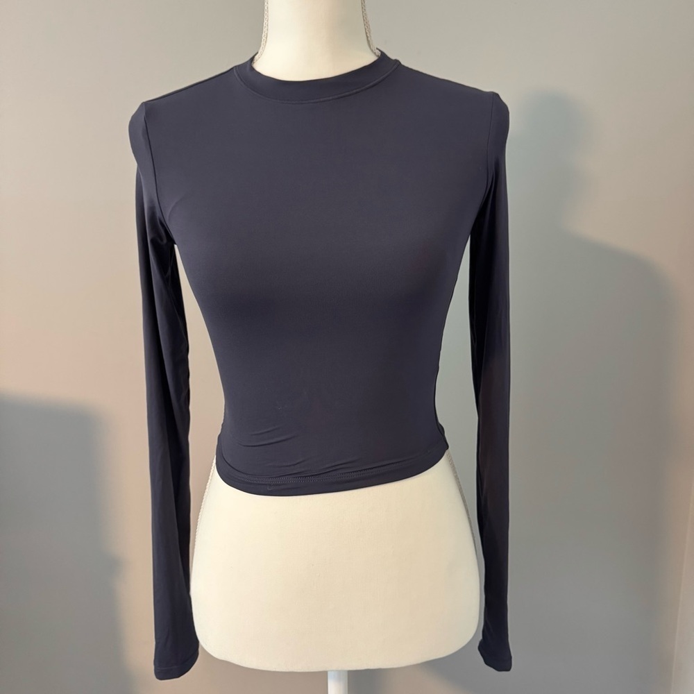 Dark Gray Cropped  Top | Very Good Condition
